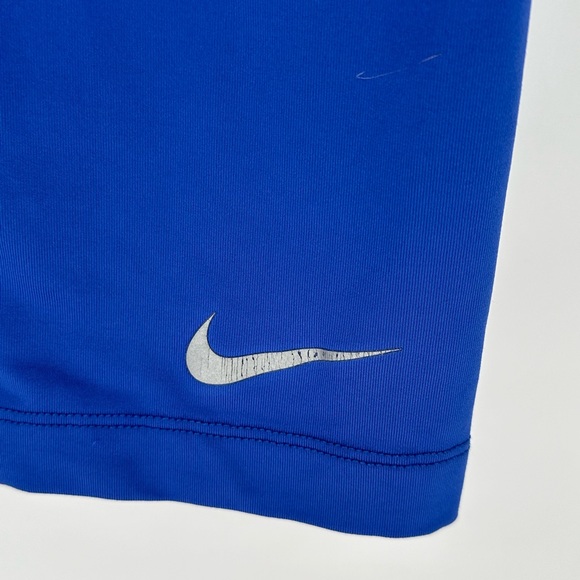 Nike PRO Combat Dri-Fit Sz M Compression Capri Womens Blue W4 - Picture 3 of 6